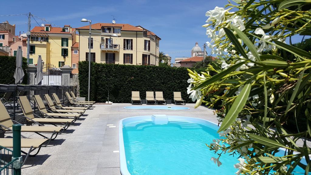 Riviera Palace Residence Loano Luaran gambar
